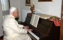 pope-piano